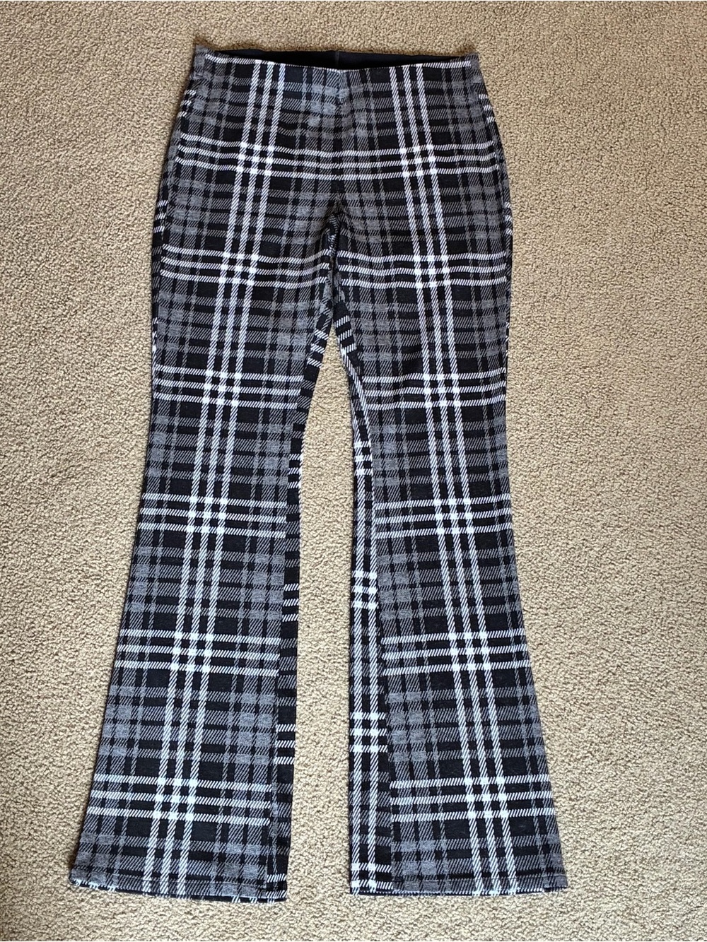 Womens American Eagle Outfitters Black and Gray Plaid Flare Pants Pull On NWT